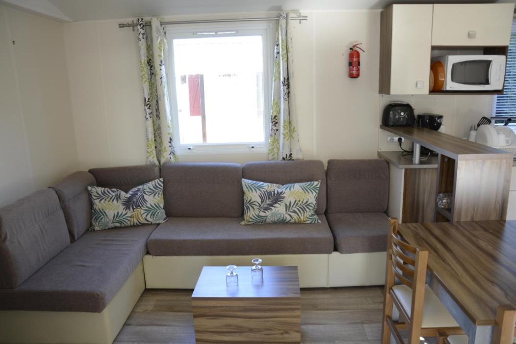 Mobilhome 6/8 Personnes 3Ch La Reserve **** Gastes Экстерьер фото